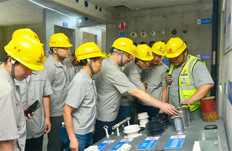 为进一步推进优质客户高效履约，提升交付品质、达成客户满意，2025年6月25日，918博天堂建设集团在上海组织召开2025年越秀地产、华润置业客户履约推进会。